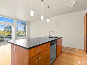 2960 Eastlake Avenue E 111, Seattle WA 98102