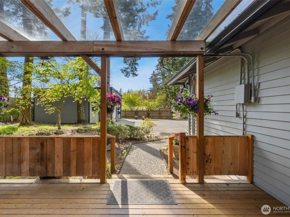 18320 Corliss Avenue N, Shoreline WA 98133