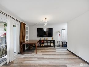 2721 NE 195th Street 3, Lake Forest Park WA 98155