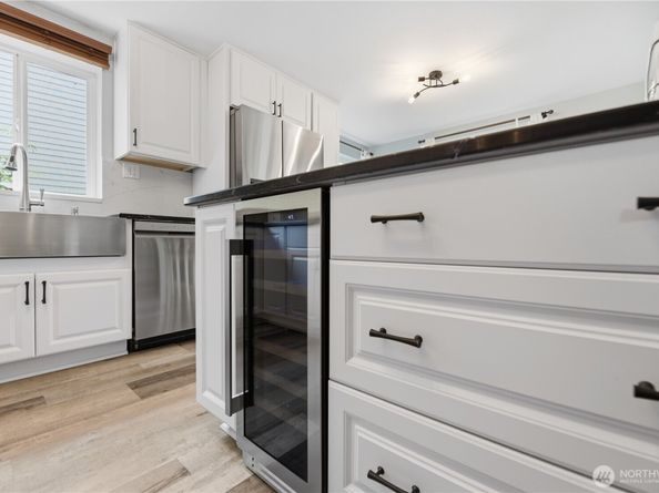 2721 NE 195th Street 3, Lake Forest Park WA 98155