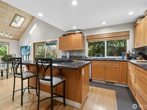11750 73rd Place NE, Kirkland WA 98034