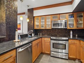 5440 Leary Avenue NW 526, Seattle WA 98107