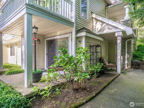 6825 SE Cougar Mountain Way, Bellevue WA 98006