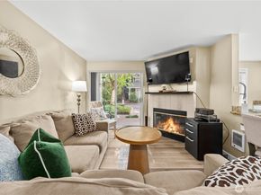6825 SE Cougar Mountain Way, Bellevue WA 98006