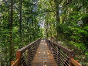 6825 SE Cougar Mountain Way, Bellevue WA 98006
