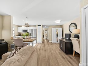 6825 SE Cougar Mountain Way, Bellevue WA 98006