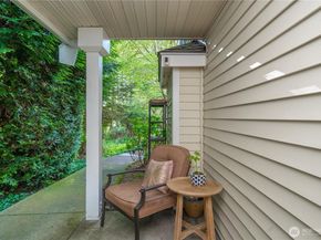 6825 SE Cougar Mountain Way, Bellevue WA 98006