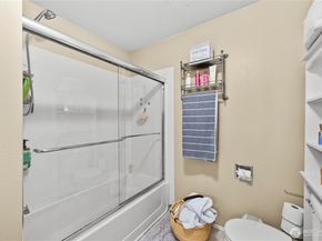 6825 SE Cougar Mountain Way, Bellevue WA 98006