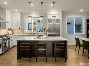 14319 149th Place NE 40, Woodinville WA 98072