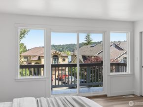 18823 SE 42nd Street, Issaquah WA 98027