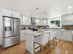 18823 SE 42nd Street, Issaquah WA 98027