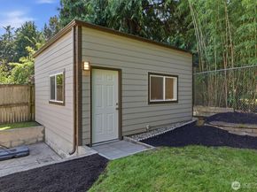 18823 SE 42nd Street, Issaquah WA 98027