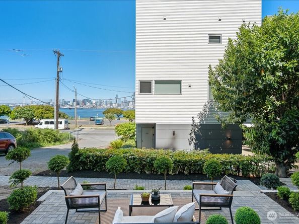 4011 SW Maryland Place, Seattle WA 98116