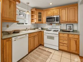 225 32nd Avenue E, Seattle WA 98112