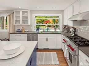 4810 117th Place NE, Kirkland WA 98033