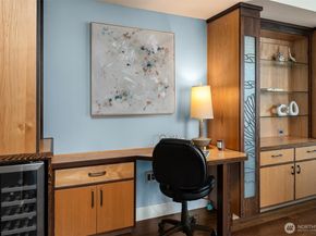 820 Blanchard Street 1605, Seattle WA 98121