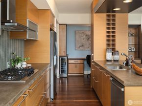 820 Blanchard Street 1605, Seattle WA 98121