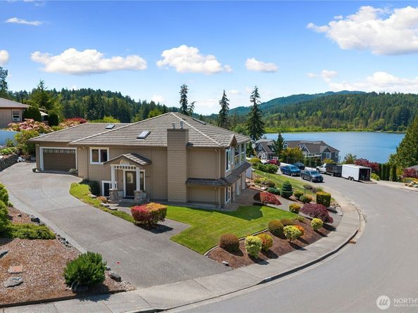 6027 Osprey Circle, Bremerton WA 98312