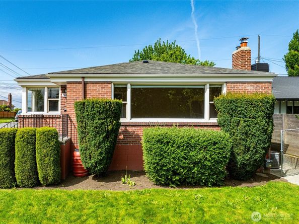 5457 35th Avenue SW, Seattle WA 98126