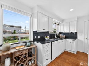 5457 35th Avenue SW, Seattle WA 98126
