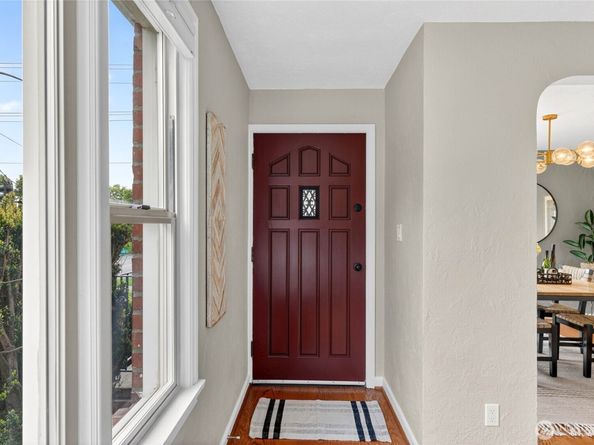 5457 35th Avenue SW, Seattle WA 98126