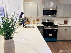 8828 238th St SW D1, Edmonds WA 98026