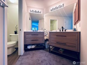 8828 238th St SW D1, Edmonds WA 98026