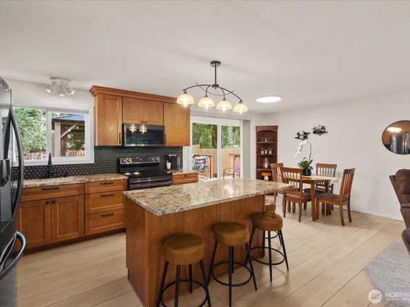 8512 NE 136th Street, Kirkland WA 98034