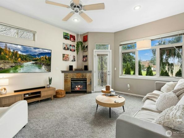 11560 Stone Avenue N 101, Seattle WA 98133