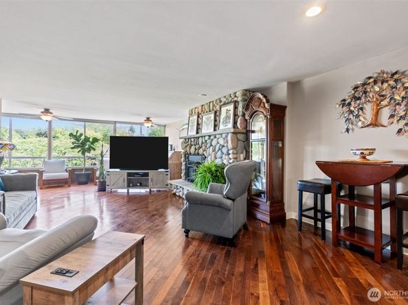 10903 Glen Acres Drive S B, Seattle WA 98168