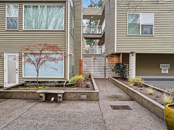 3420 Burke N C308, Seattle WA 98103