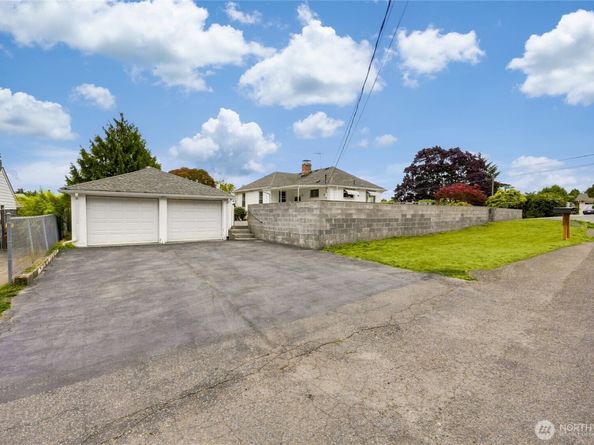 15852 7th Avenue SW, Seattle WA 98166