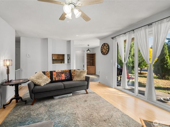 32304 4th Place S R1, Federal Way WA 98003
