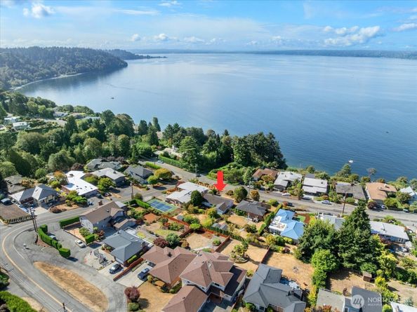 12286 Shorewood Drive SW, Seattle WA 98146