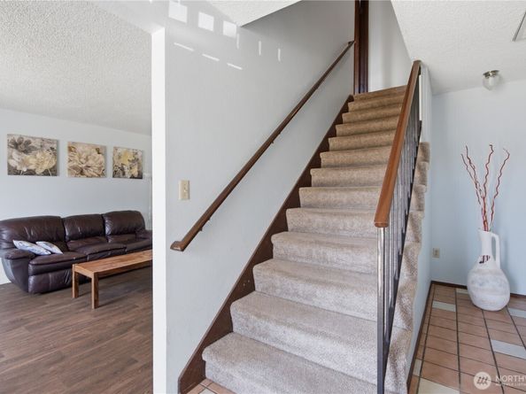3706 S 255th Place, Kent WA 98032