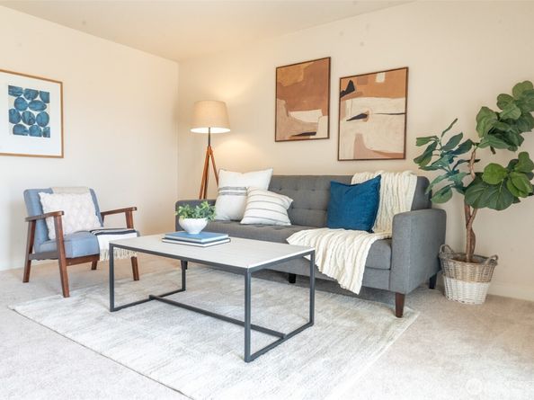 10744 Greenwood Avenue N 302, Seattle WA 98133