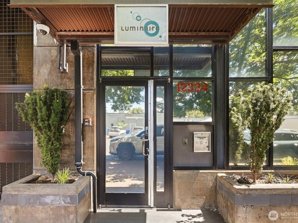 12334 31st Avenue NE 202, Seattle WA 98125