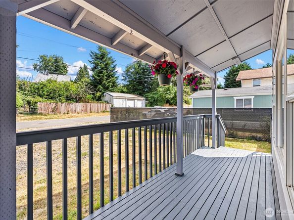 1424 West Avenue, Port Orchard WA 98366