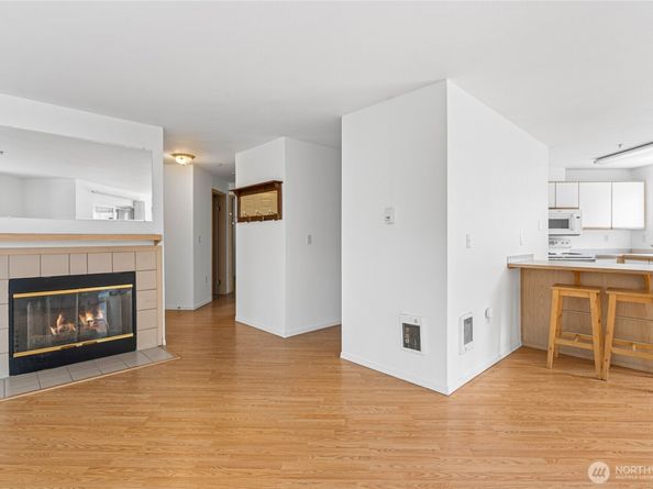 24018 26th Place S C302, Des Moines WA 98198