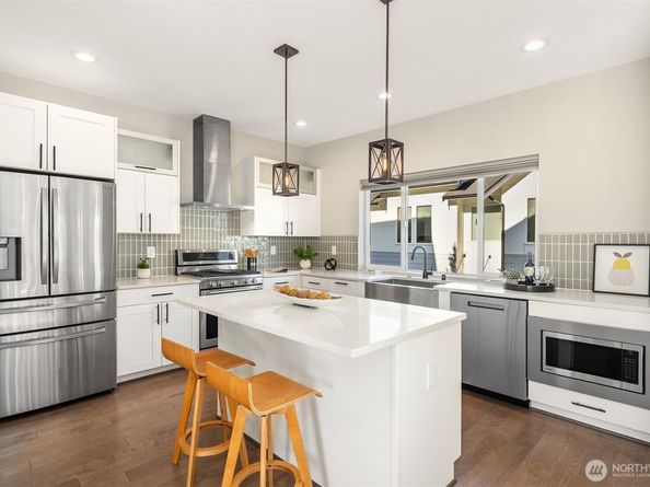 2768 SW Holden Street, Seattle WA 98126