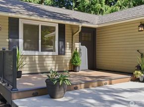895 Highwood Drive SW, Issaquah WA 98027