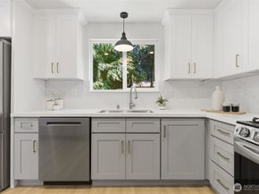 895 Highwood Drive SW, Issaquah WA 98027