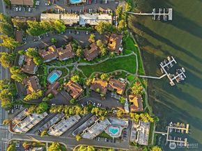 17434 NE 40th Place C5, Redmond WA 98052