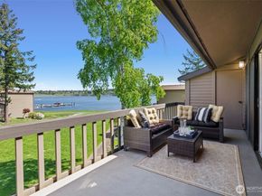 17434 NE 40th Place C5, Redmond WA 98052