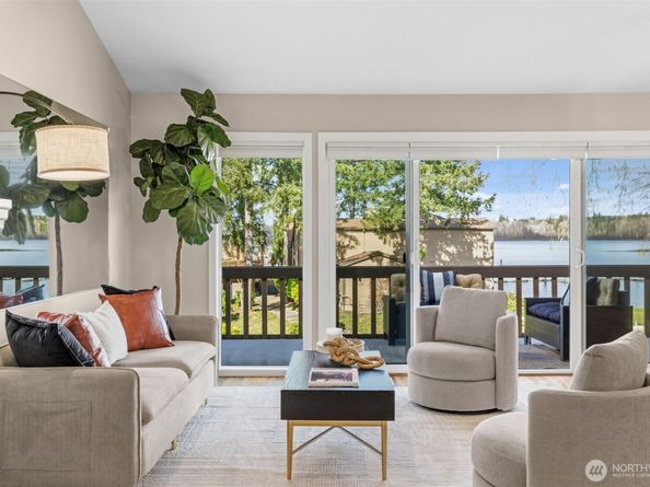 17434 NE 40th Place C5, Redmond WA 98052