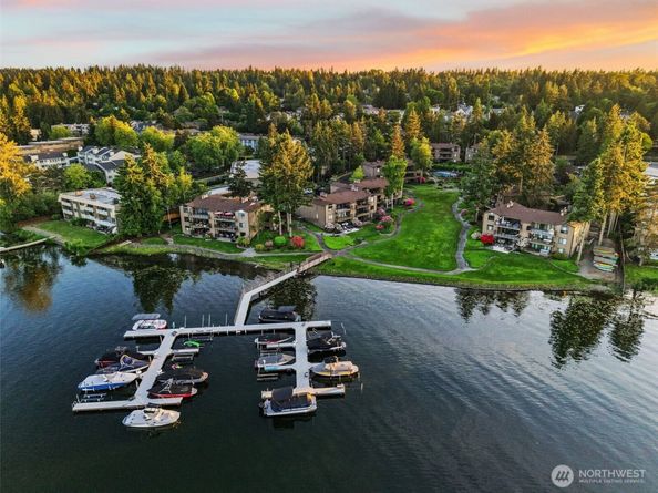 17434 NE 40th Place C5, Redmond WA 98052
