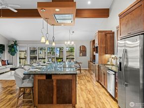 17434 NE 40th Place C5, Redmond WA 98052