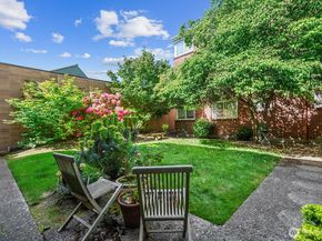 4407 SW Alaska Street 11, Seattle WA 98116