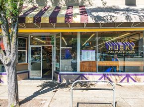 4407 SW Alaska Street 11, Seattle WA 98116