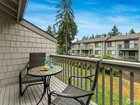 14727 NE 35th Street, Bellevue WA 98007